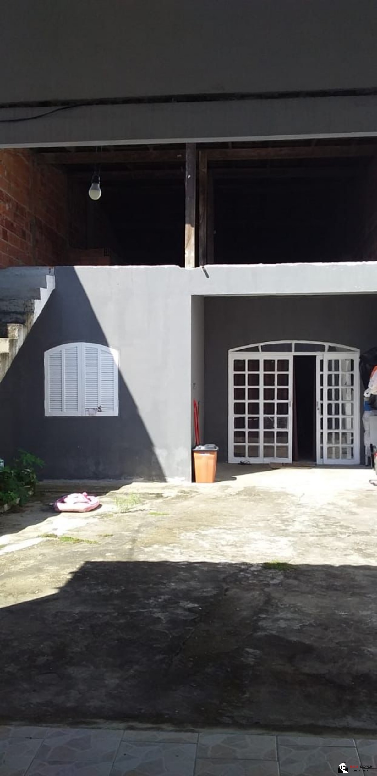 Casa à venda com 2 quartos, 200m² - Foto 2